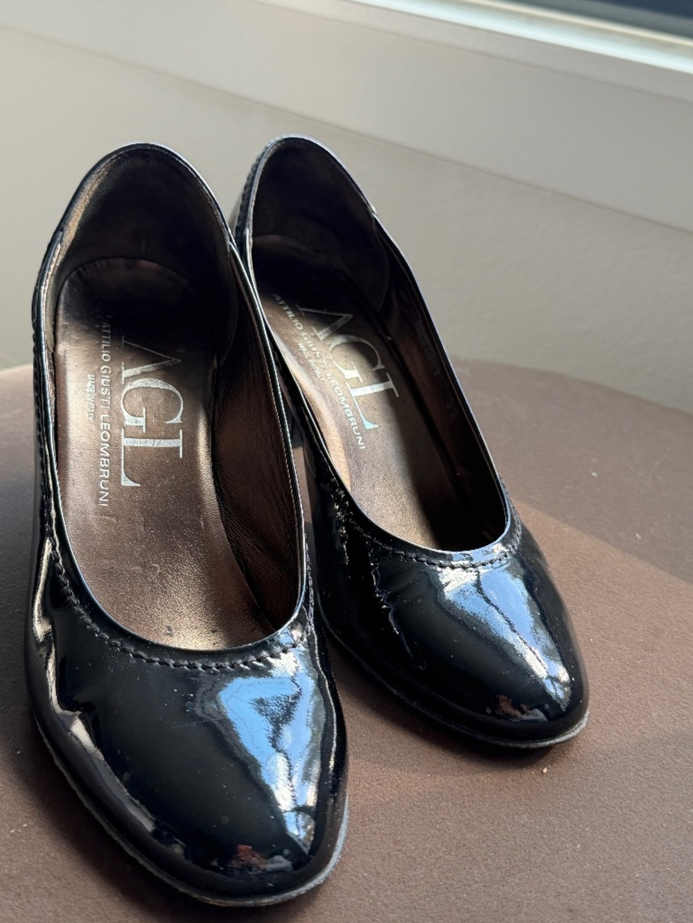 AGL Attilio Giusti Leombruni Patent Leather Pumps Black Size 39 (8.5)